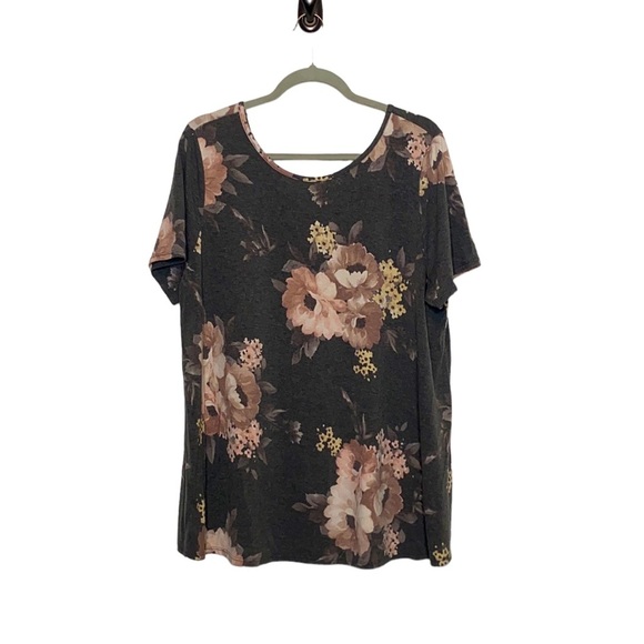 Honeyme Curvy Women's Gray & Pink Floral Print Short-Sleeve Shirt Stretch sz XL - Picture 1 of 7